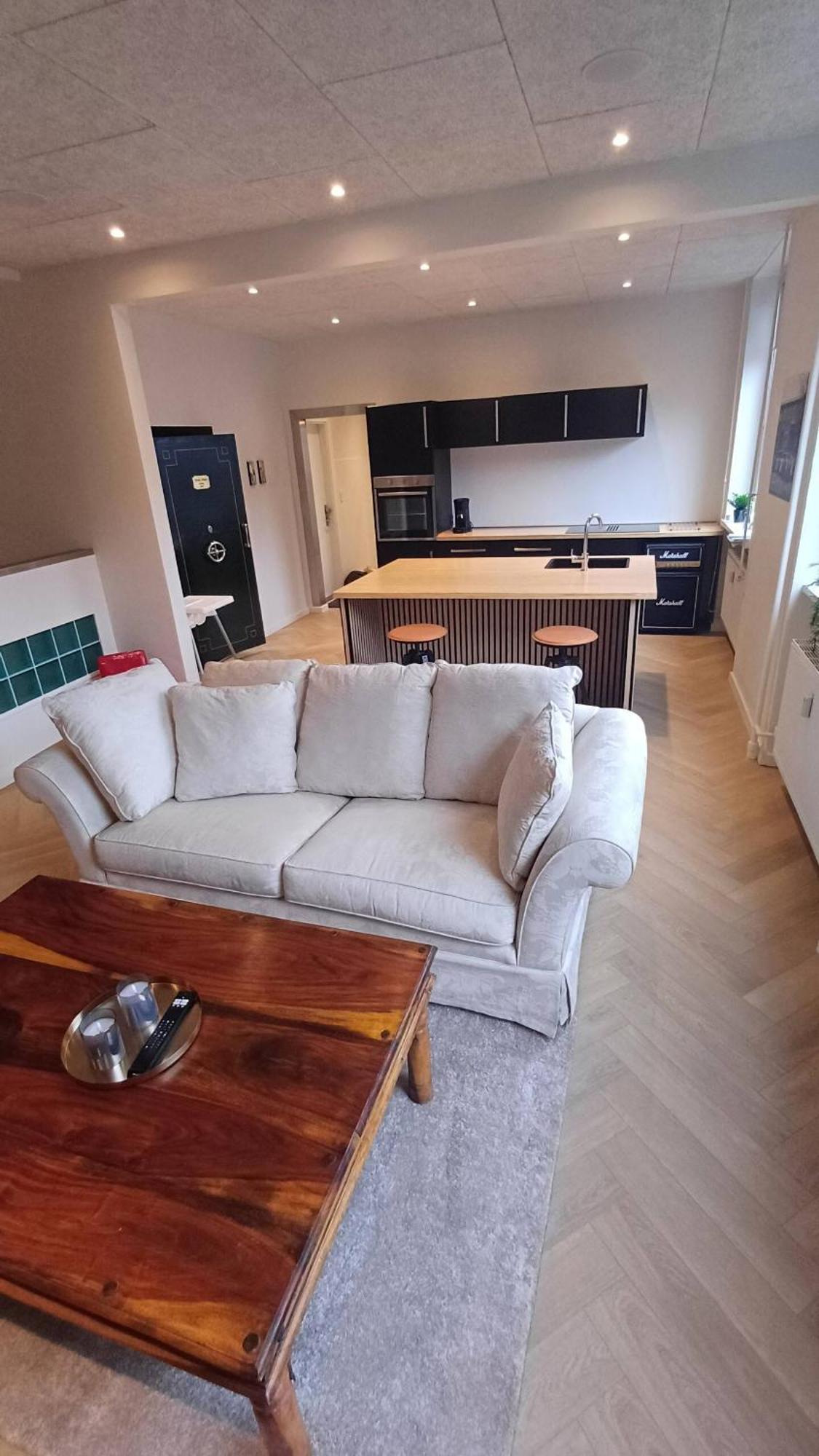 Apartamento Luxurious In City, Free Parking